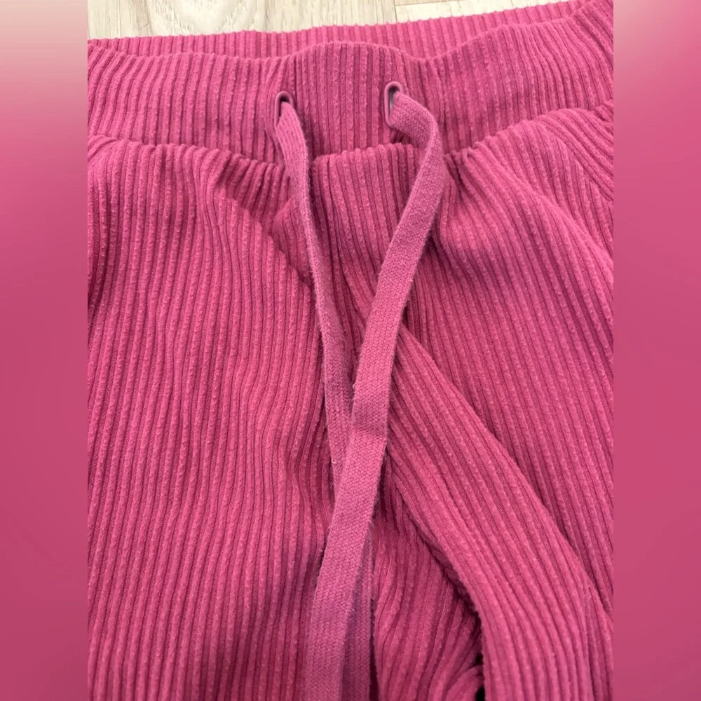 Alo Yoga Muse Sweatpant *Read* - Picture 2 of 13